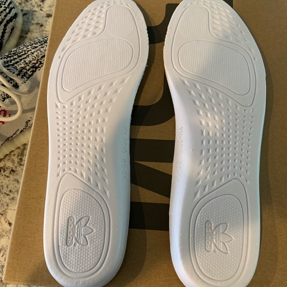 Adidas yeezy boost 350 v2 - Picture 4 of 9